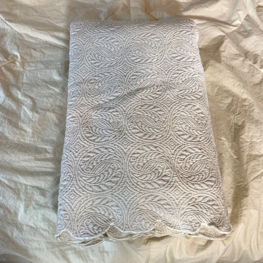 Peacock Alley Coverlet Unisex Full Queen Ivory Paisley Matelasse Cotton Portugal